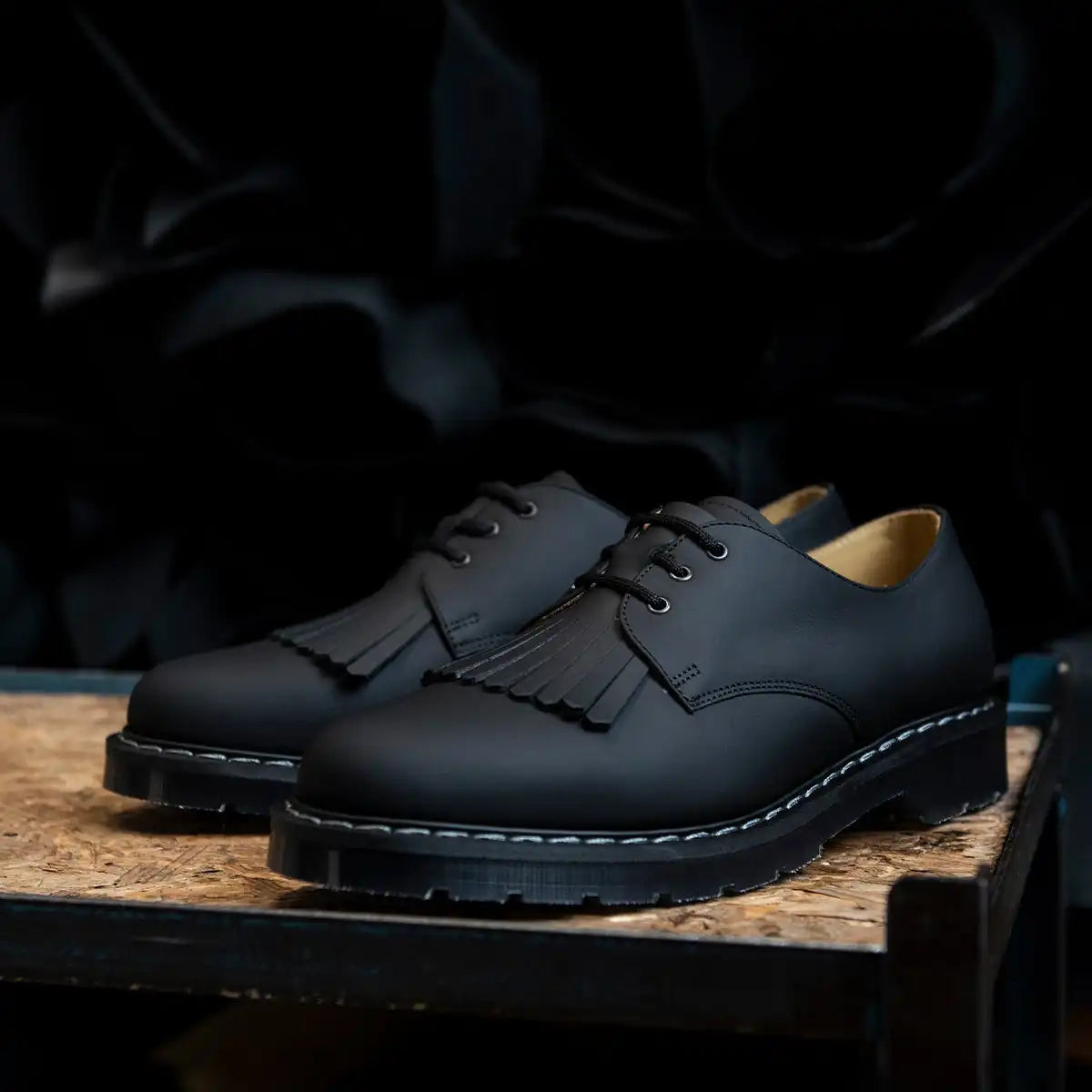 Black Greasy Gibson Shoe & Shoe Kiltie
